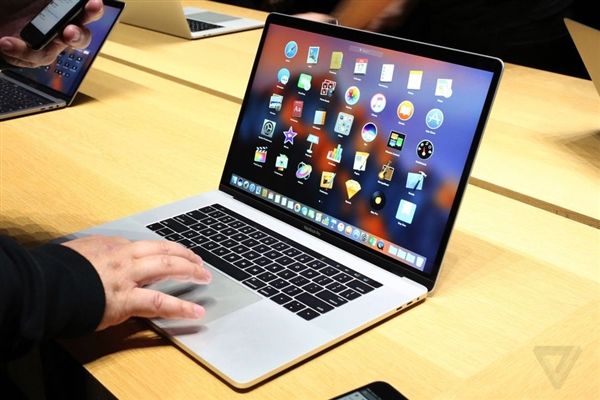 蘋果電腦出貨量大減！Macbook筆記本銷量下滑